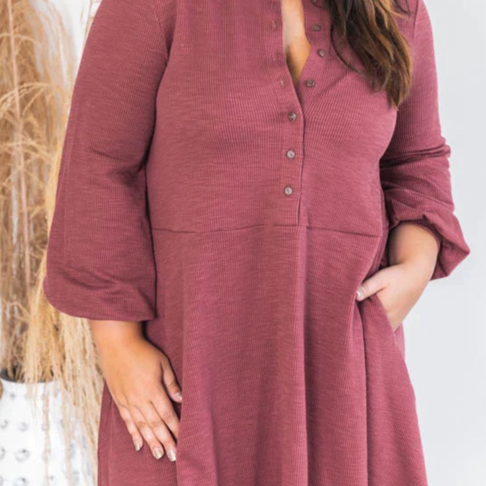 BNWOT Pink Lily Brand Lasting Daydream Brick Henley Babydoll Ribbed Dress